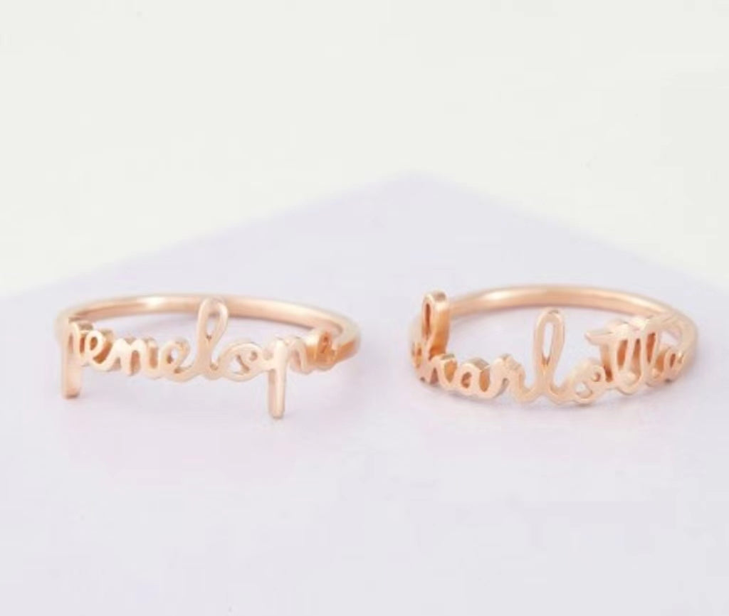 Anillo con nombre apilable - Charlotte Font