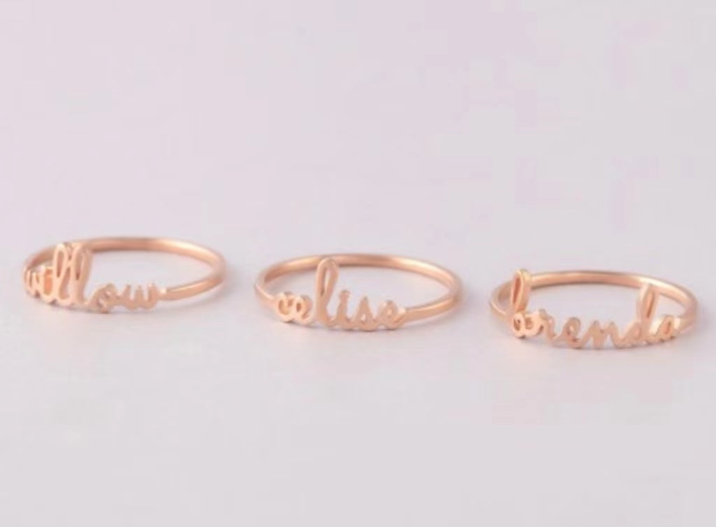 Anillo con nombre apilable - Charlotte Font