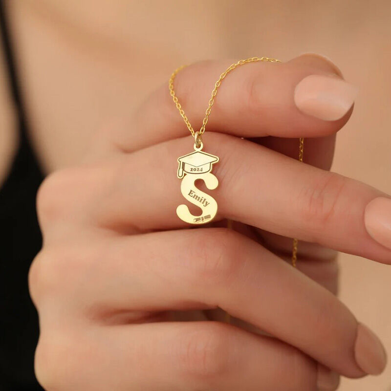 Collar de letras personalizado con regalo de graduación de gorra de soltero 