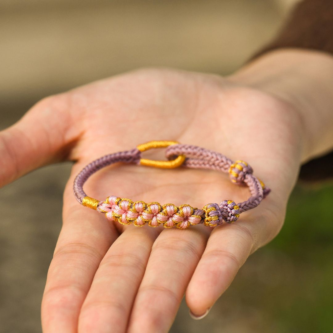 „Eine Verbindung, die niemals gelöst werden kann“ Kirschknoten-Armband