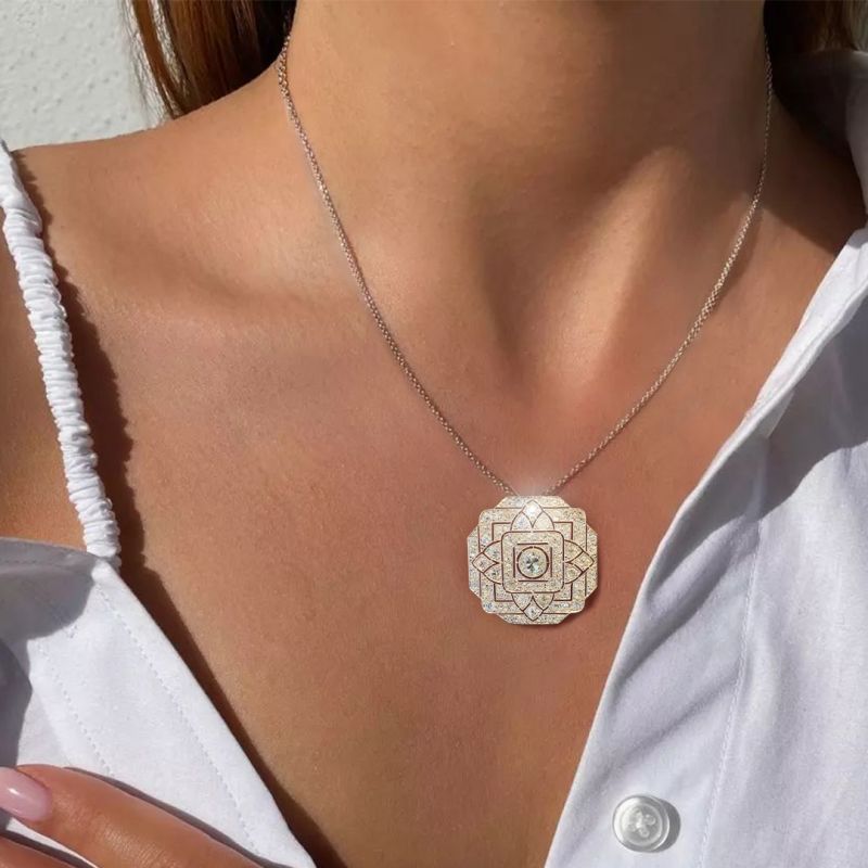 Collar con colgante de plata de zafiro blanco de corte redondo Art Déco para mujer 