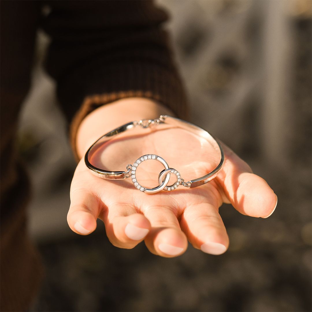 Pulsera circular madre e hija unidas para siempre