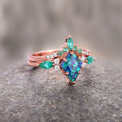 Skye Peacock Opal Juego de anillos para parejas: alianza de boda a juego para él y para ella Peacock Teal Rose Gold Vermeil &amp; Tungsteno