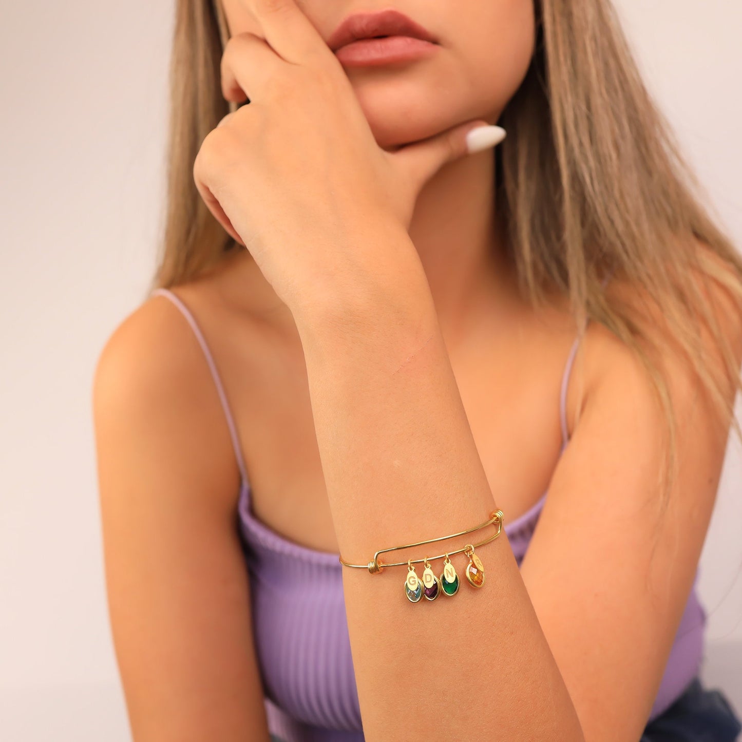 Elegante pulsera hecha a mano con piedras preciosas: regalo de San Valentín o cumpleaños para ella 