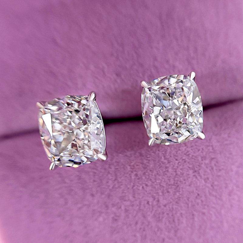 2.0Ct Classic Cushion Cut Women's Stud Earrings In 18K Gold