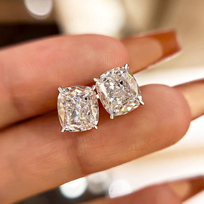 2.0Ct Classic Cushion Cut Women's Stud Earrings In 18K Gold
