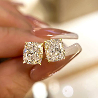 2.0Ct Classic Cushion Cut Women's Stud Earrings In 18K Gold