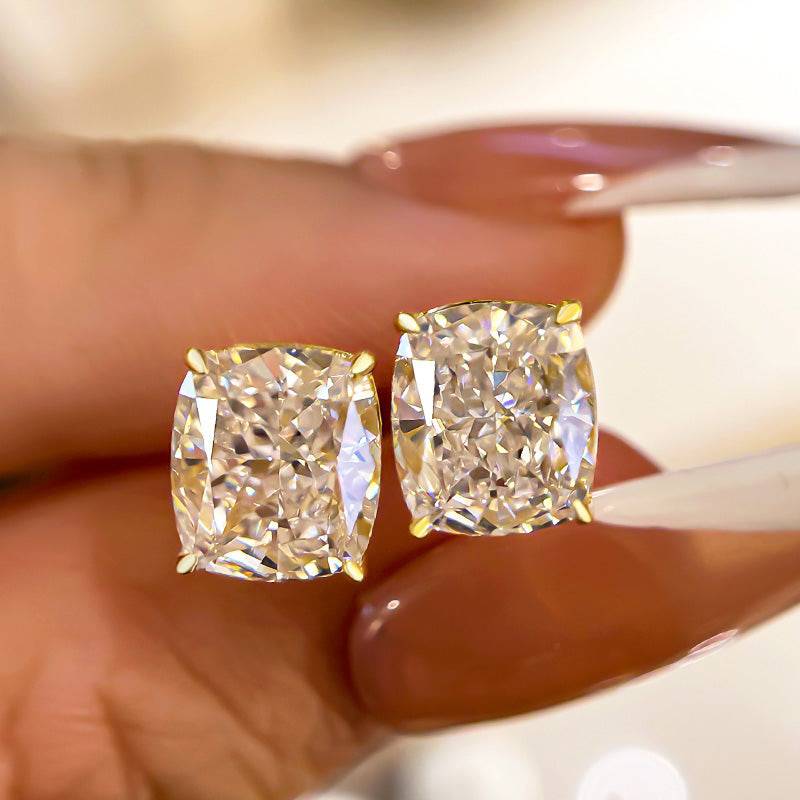 2.0Ct Classic Cushion Cut Women's Stud Earrings In 18K Gold